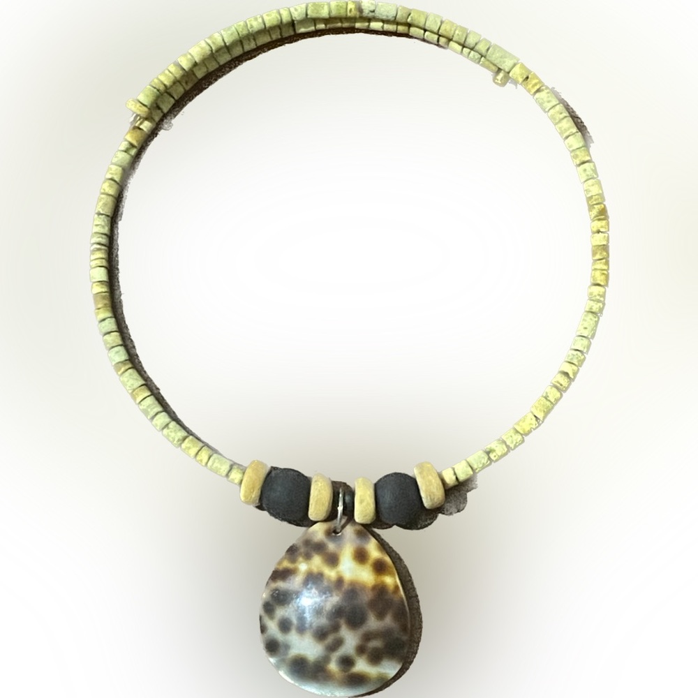 Wooden Bead and Shell necklace, one size